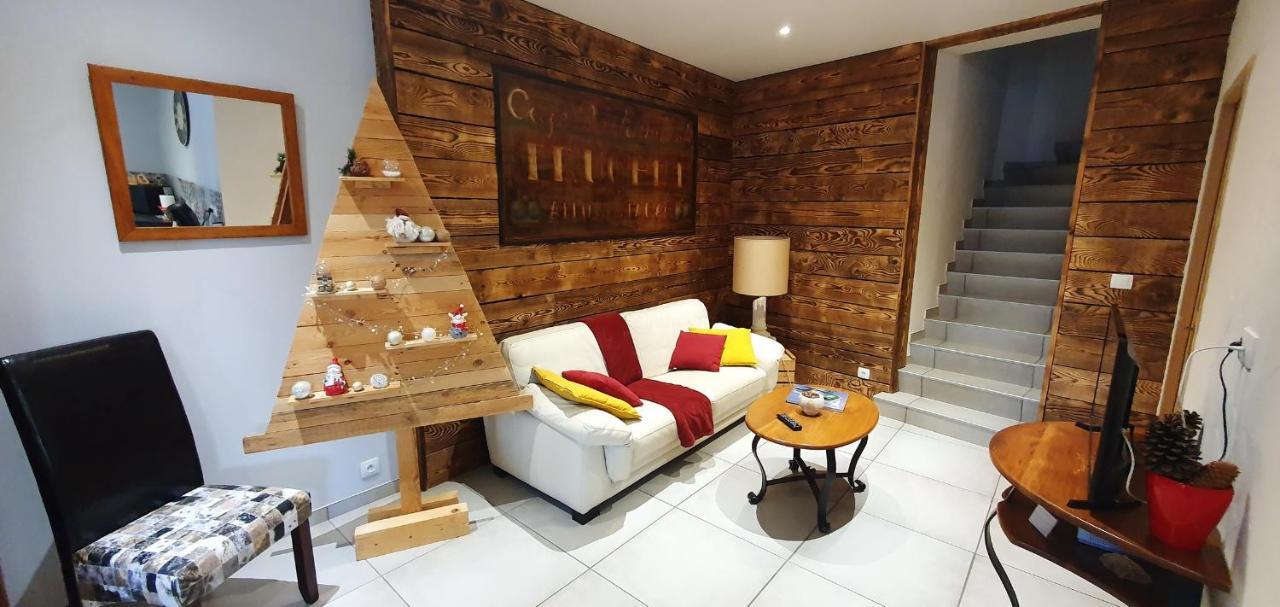 Gite Du Cafe Truchet Saint-Pancrace  Bagian luar foto