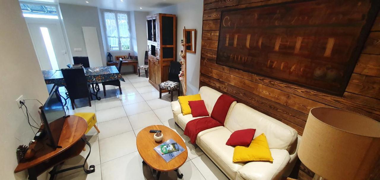 Gite Du Cafe Truchet Saint-Pancrace  Bagian luar foto