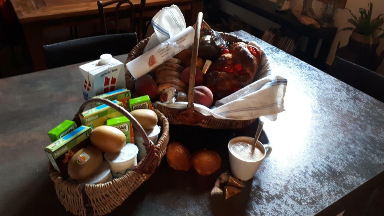 Gite Du Cafe Truchet Saint-Pancrace  Bagian luar foto